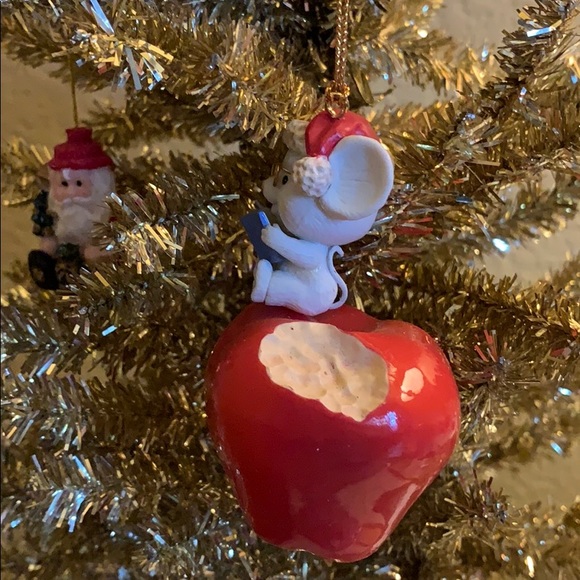 “To a special teacher” mouse Christmas ornament - Picture 2 of 16